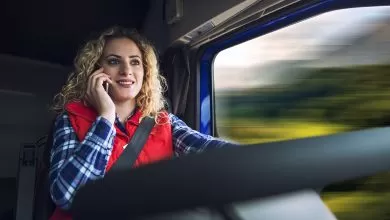 Unul din 7 șoferi de camion utilizează telefonul mobil la volan, în Franța