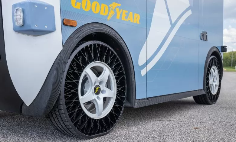 Goodyear testează anvelopa fără aer pe autobuze autonome