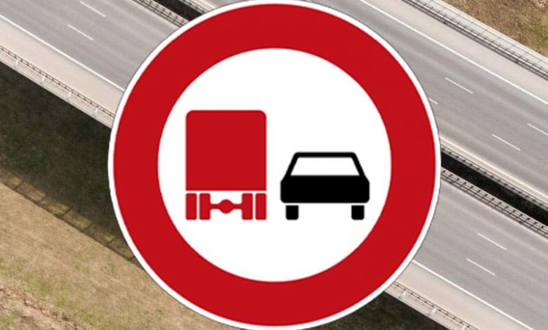 Slovenia interzice camioanelor să depășească pe autostrăzi