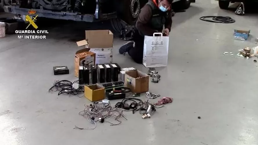 26 de patroni și șoferi arestați în Spania pentru utilizarea de tahografe manipulate 5 guardia civil tahografe digitale manipulate3
