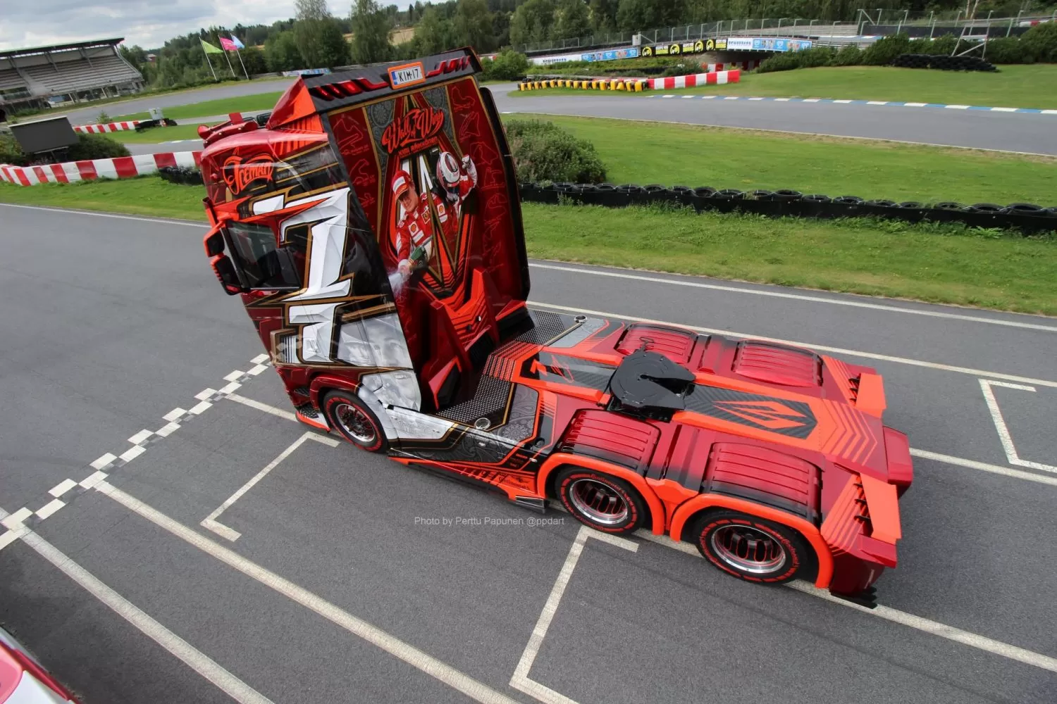 Scania S650 cu design inspirat de mașinile de Formula 1 (FOTO)