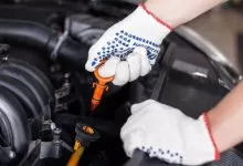 De ce se înnegrește uleiul de motor? 10 UTIL: De ce se înnegrește uleiul de motor?