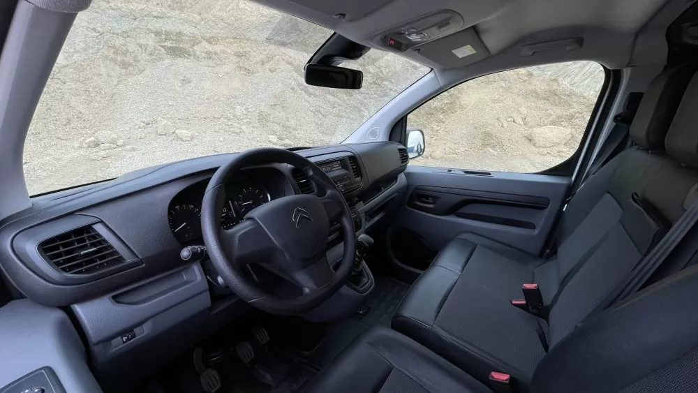 Test Citroen Jumpy 1.5 BlueHDI 100: Economic și foarte confortabil