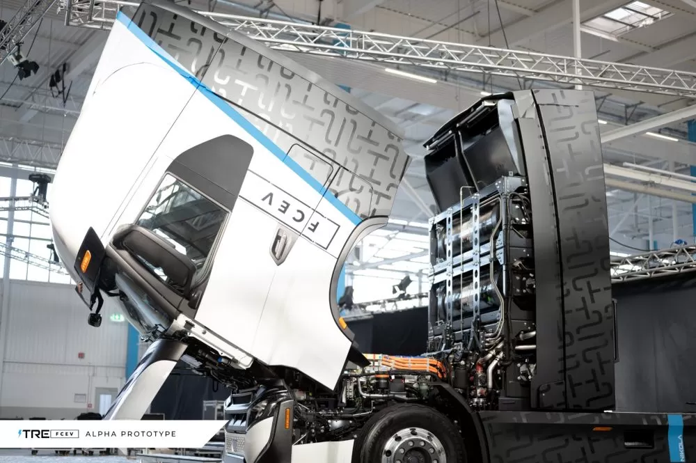 NIKOLA TRE FCEV e1631711568780