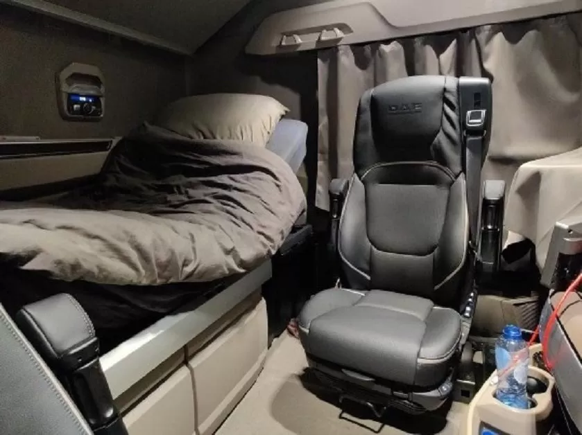 interior cabina DAF XG e1632052063218