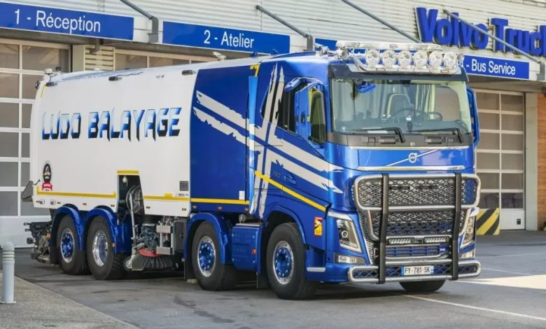 Cea mai puternică măturătoare stradală: Volvo FH16 750