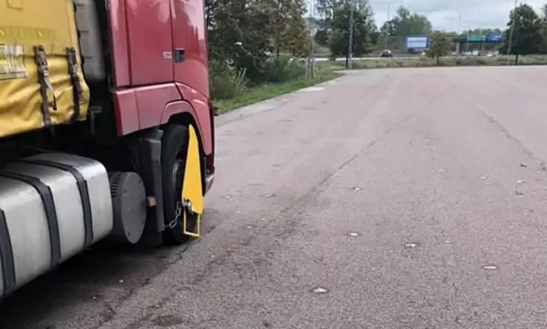 Camion străin blocat pentru cabotaj ilegal, în Suedia 1 Camion străin blocat pentru cabotaj ilegal, în Suedia