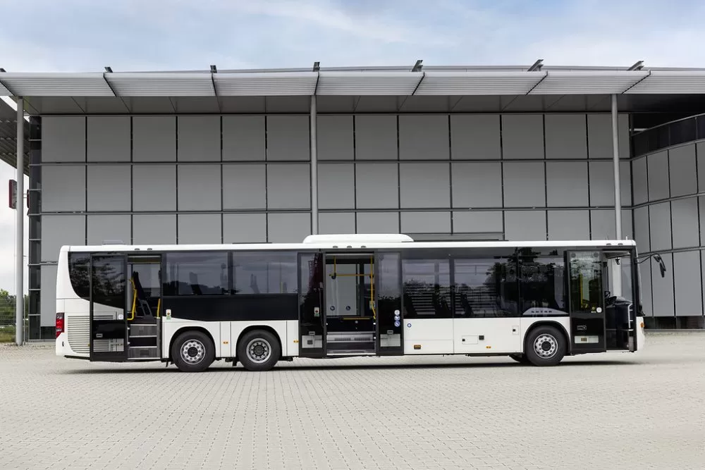 Setra lansează modelul S 418 LE business
