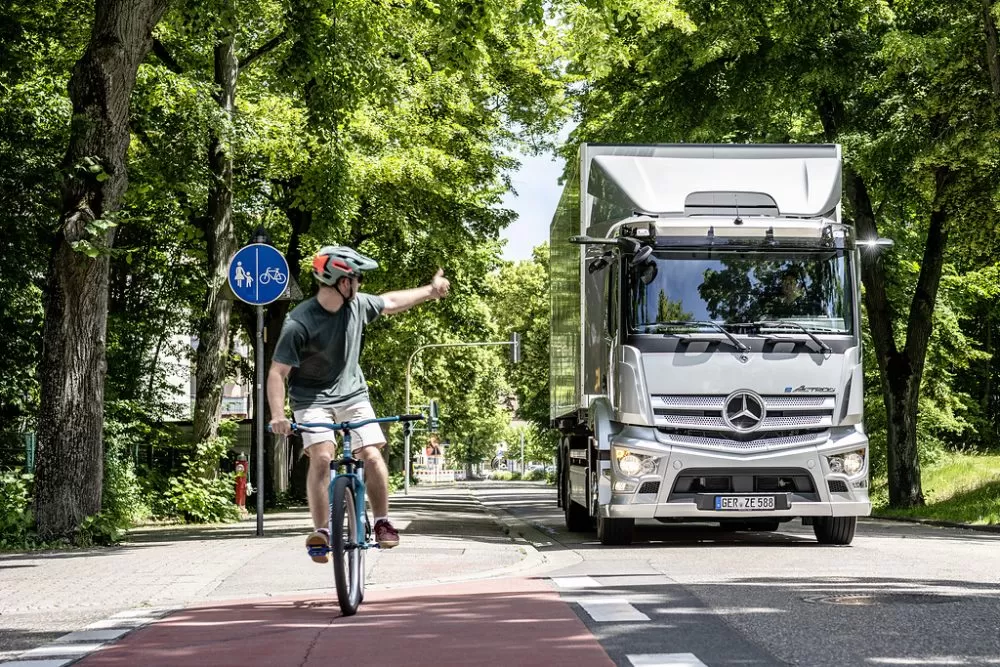 Totul despre camionul electric Mercedes eActros