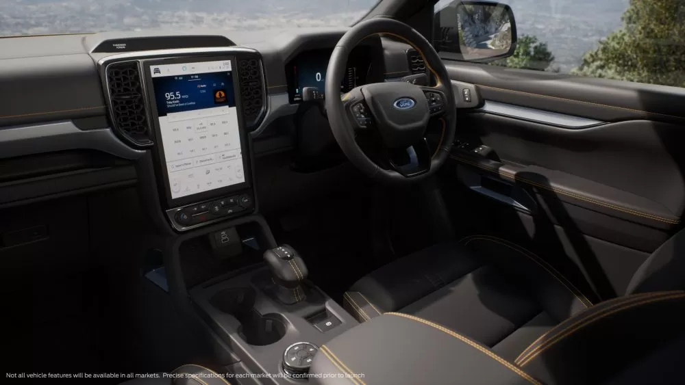 Ford prezintă Next-Gen Ranger 3 Sub noua caroserie se află un șasiu îmbunătățit pe un ampatament cu 50 mm mai lung și un ecartament cu 50 mm mai lat decât actualul Ranger. Pe lista de motoare se adaugă un diesel V6 de 3,0 litri, pe lângă mai vechile motoare diesel de 2,0 litri, mono-turbo și bi-turbo. Inginerii au deplasat roțile din față cu 50 mm spre înainte, pentru un unghi de atac mai bun și o experiență mai bună în off‑road. De asemenea, amortizoarele suspensiei din spate au fost mutate în afara șinelor cadrului, pentru a oferi șoferilor și pasagerilor o călătorie mai bună atât pe șosea, cât și pe terenuri off‑road, indiferent dacă transportă marfă grea pentru sau pur și simplu ies cu familia la cină.