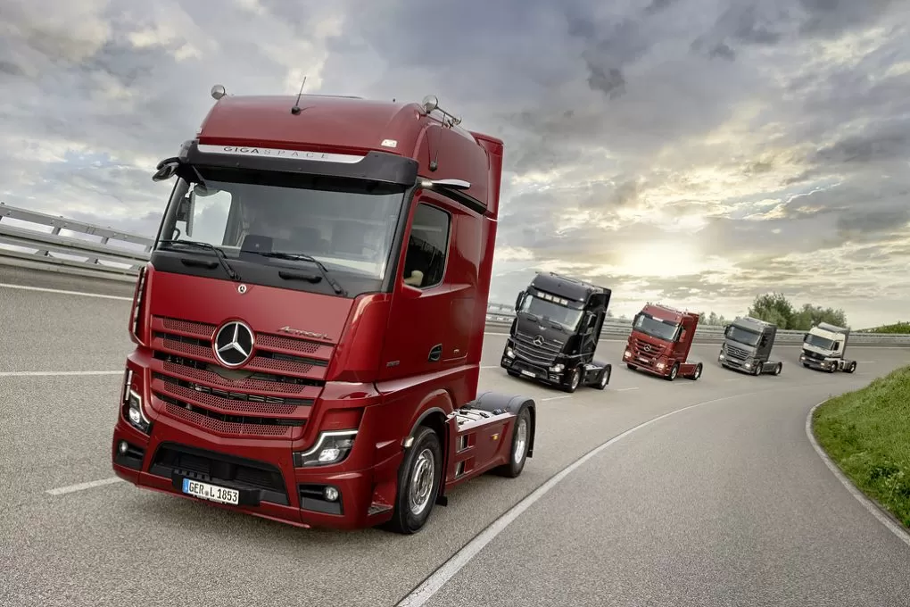 Aniversare: Mercedes-Benz Actros a împlinit 25 de ani