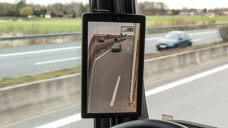 Totul despre sistemul de camere MAN OptiView (VIDEO) 4 MAN OptiView ecran sofer