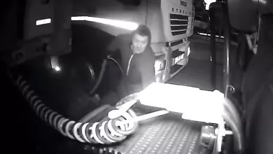 Cum se fură motorină din camioane, între ”colegi” (VIDEO)