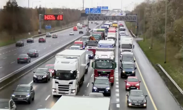 Șoferii irlandezi de camion au protestat împotriva creșterii prețurilor la carburant 1 Șoferii irlandezi de camion au protestat împotriva creșterii prețurilor la carburant