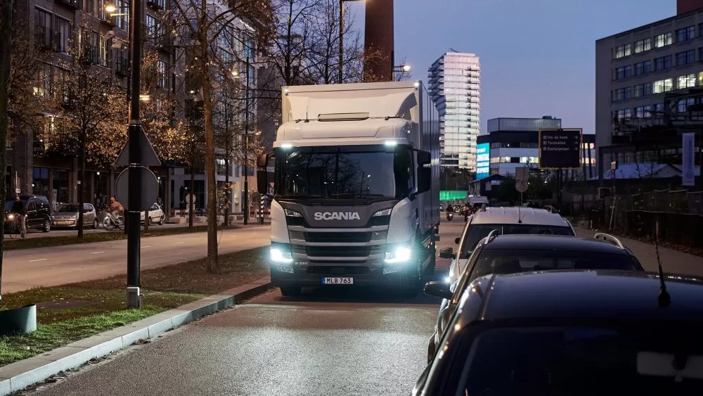 Scania lansează noi camioane HEV și PHEV