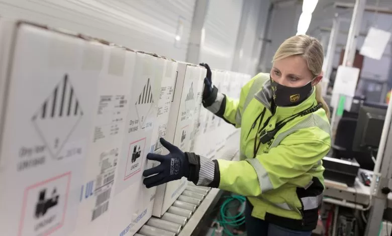 UPS a livrat 1 miliard de doze de vaccin împotriva Covid-19