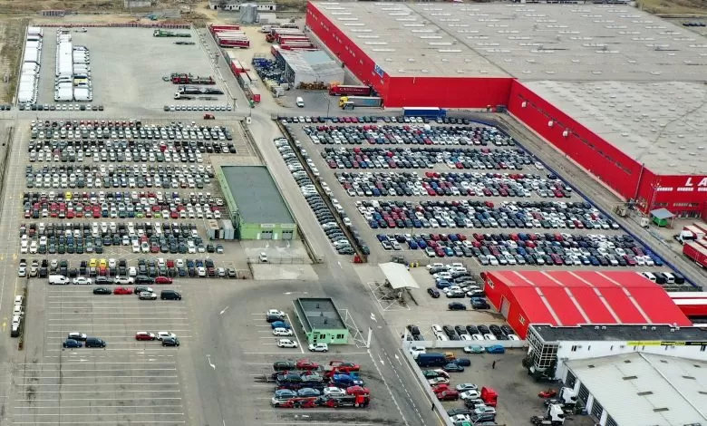 Hödlmayr Logistics România extinde parteneriatele cu Dacia și Ford