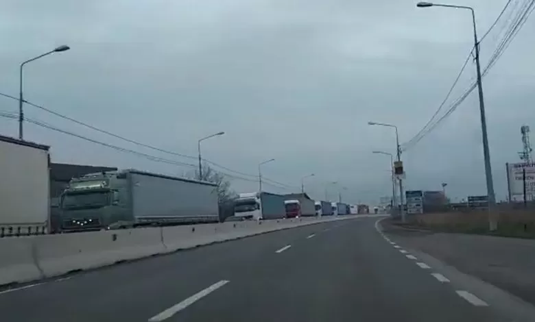 UNTRR cere măsuri pentru reducerea timpilor de așteptare la frontierele cu Ungaria și Bulgaria