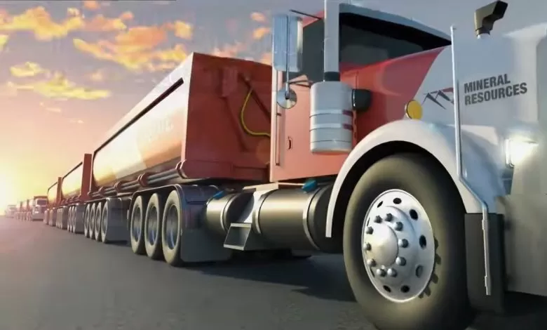 Un singur șofer va transporta 15 semiremorci, în Australia 1 Un singur șofer va transporta 15 semiremorci, în Australia