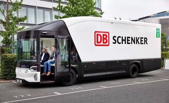 DB Schenker a comandat 1470 de camioane electrice Volta Zero 1 DB Schenker a comandat 1470 de camioane electrice Volta Zero