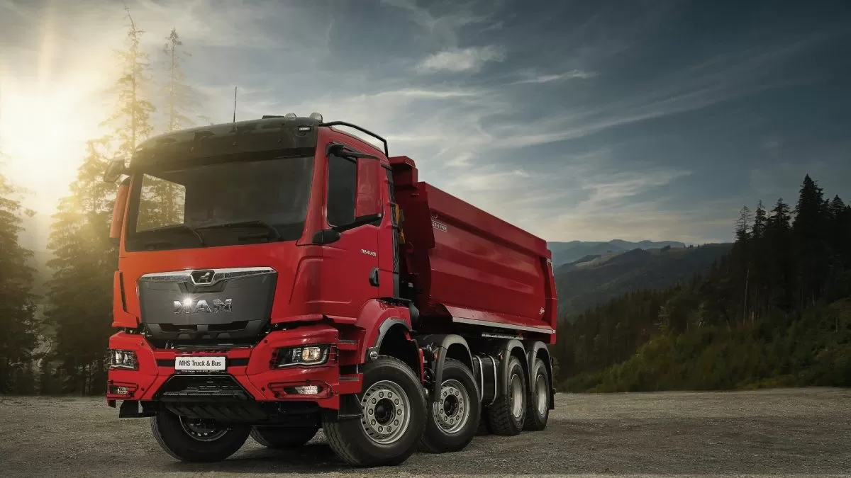 Man TRICOLOR RESIZE 5 e1642763161740