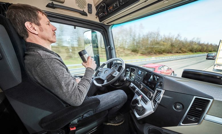 Camioane autonome: răspunderea pentru accidente ar trebui să revină producătorilor