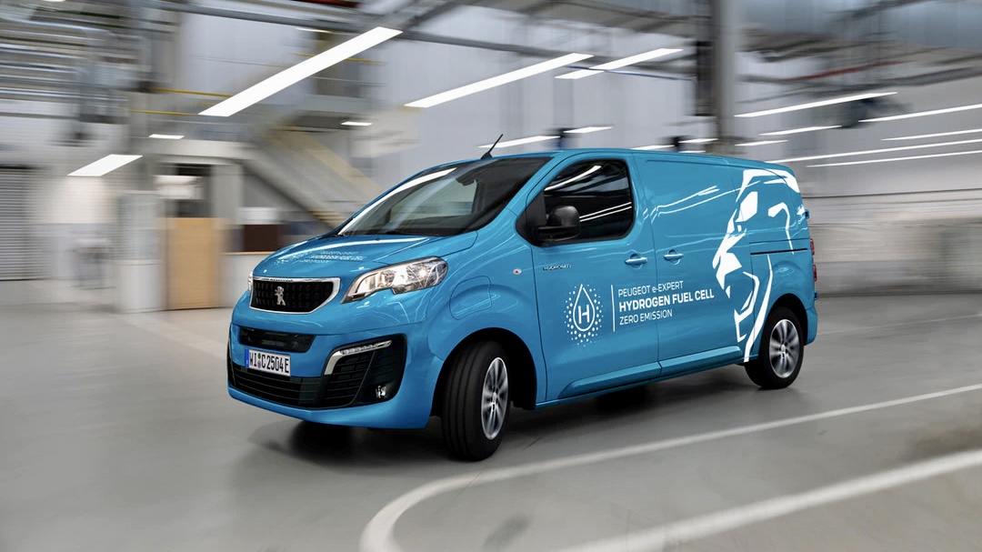 Noul Peugeot e-Expert cu hidrogen este produs în serie