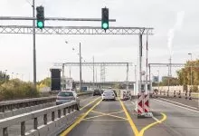 Mii de șoferi de camion amendați pentru că au ignorat restricția de pe podul peste Rin (A 1) 6 Mii de șoferi de camion amendați pentru că au ignorat restricția de pe podul peste Rin (A1)