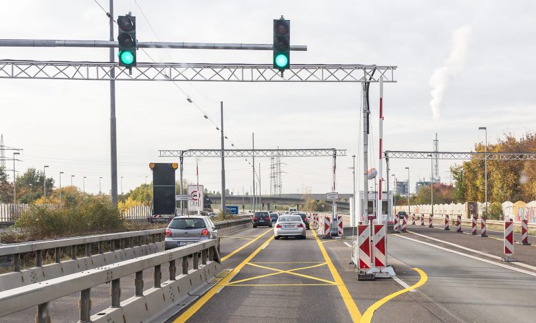 Mii de șoferi de camion amendați pentru că au ignorat restricția de pe podul peste Rin (A1)