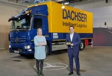 Camion electric de serie eActros folosit de Dachser în Stuttgart