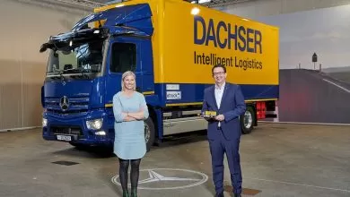Camion electric de serie eActros folosit de Dachser în Stuttgart