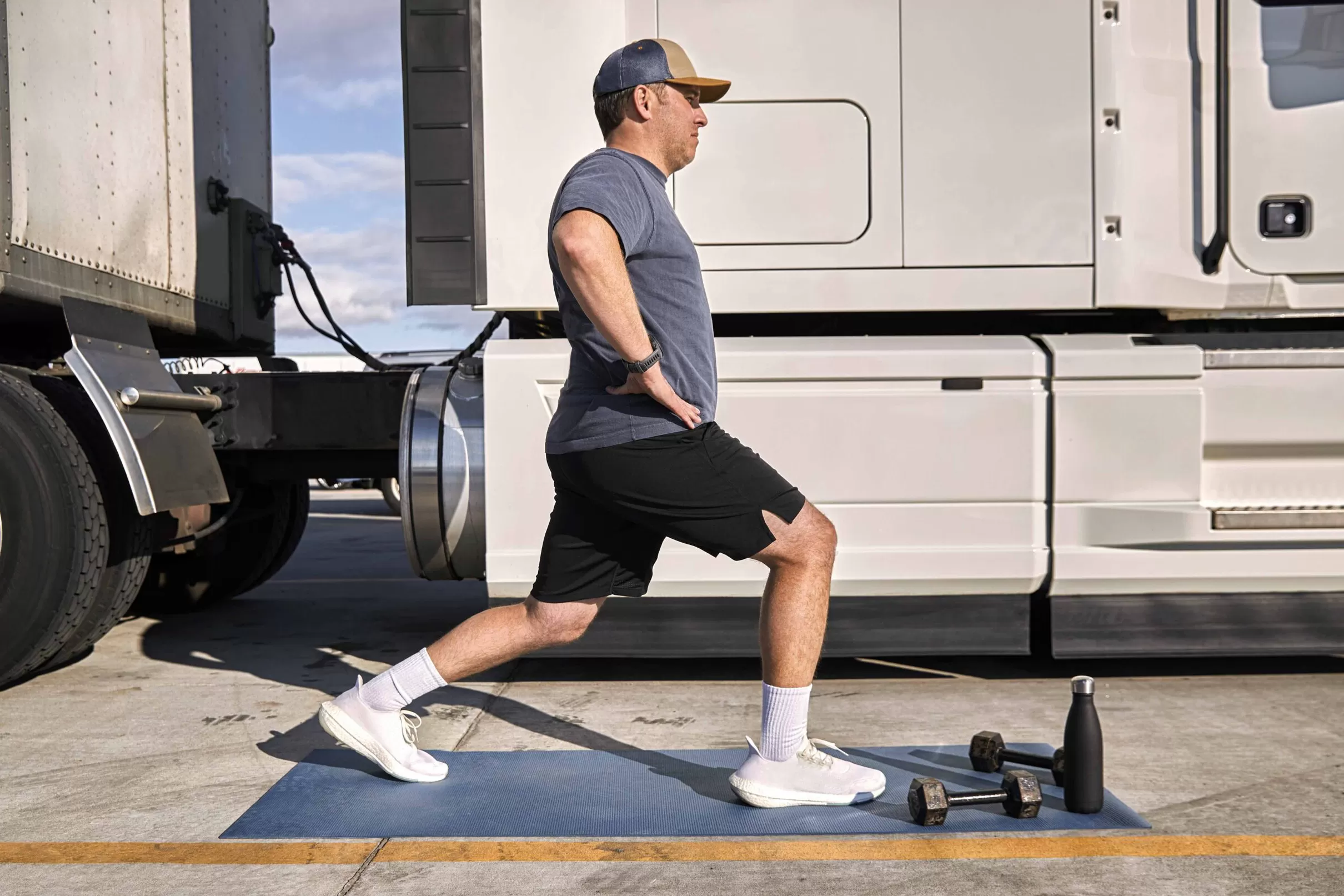 Garmin Instinct 2 - dēzl Edition, un ceas inteligent pentru șoferii de camion