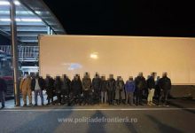 Șofer român prins cu 15 migranţi ilegali în camion la PTF Nădlac II