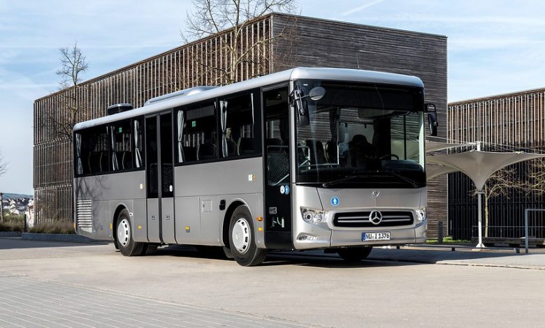 Mercedes-Benz prezintă autobuzul interurban compact Intouro K hybrid
