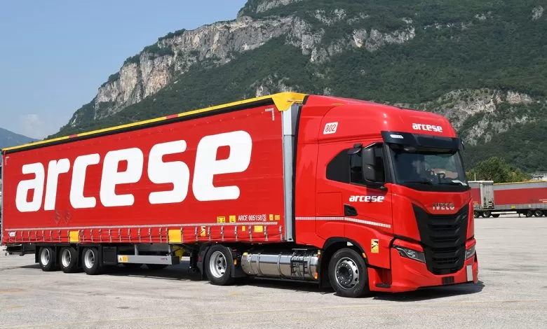 Arcese și-a consolidat flota cu semiremorci cu prelată Schmitz Cargobull S.CS Mega cu Power Curtain Plus