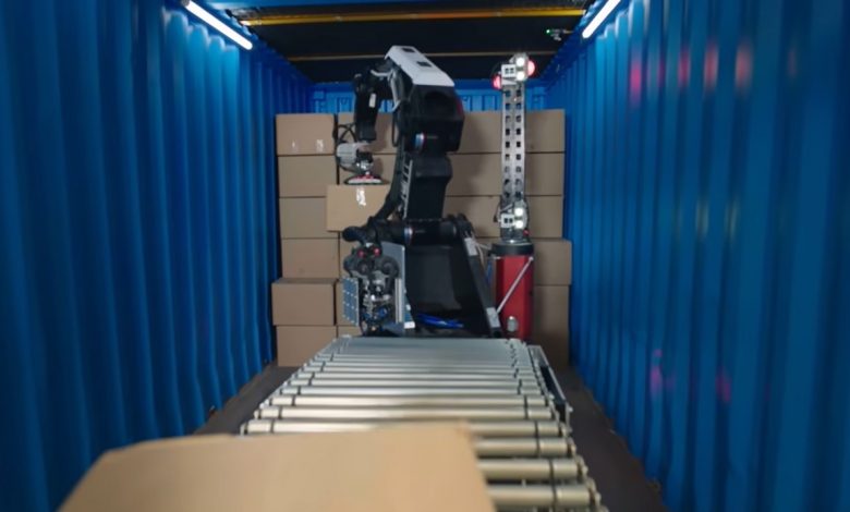 Boston Dynamics a început să producă robotul pentru logistică