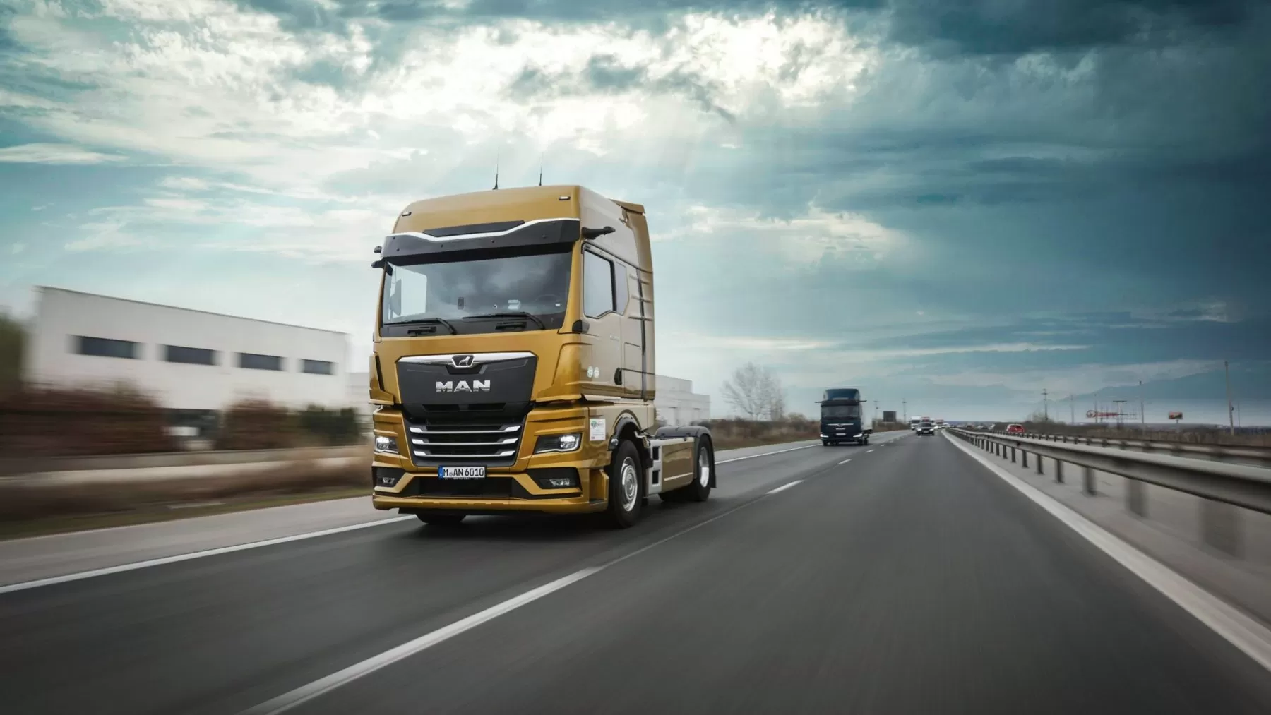 Prim contact MAN TGX OptiView: Cu ochii în patru