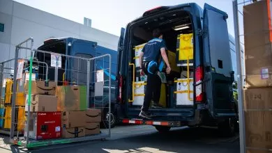 Amazon va aplica o suprataxă pentru carburant și inflație celor care folosesc logistica sa