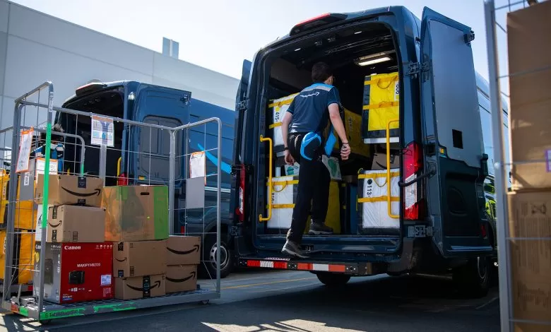 Amazon va aplica o suprataxă pentru carburant și inflație celor care folosesc logistica sa