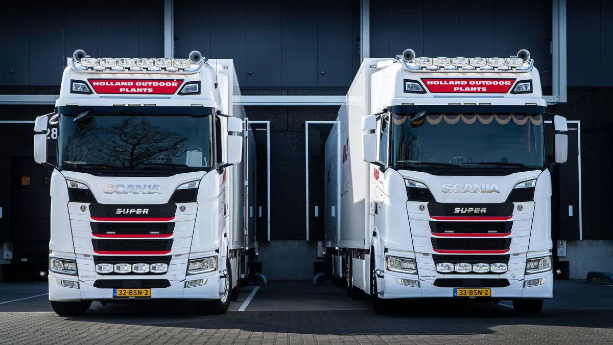Holland Outdoor Plants face transport de plante cu Scania 660S V8
