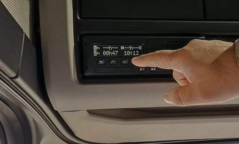 IRU: 40.000 de camioane blocate din cauza tahografelor