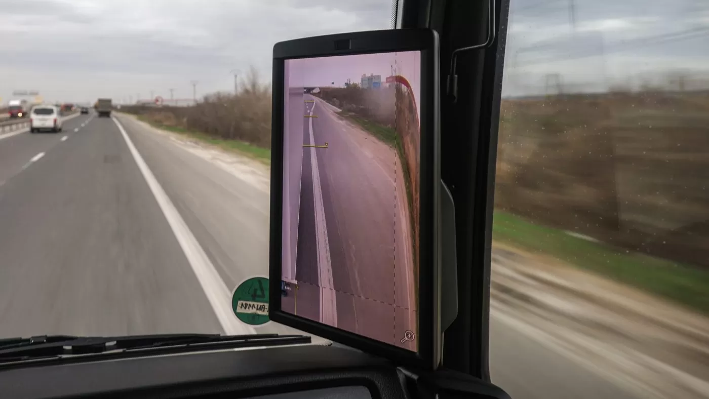 Prim contact MAN TGX OptiView: Cu ochii în patru