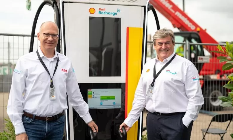ABB și Shell vor lansa o rețea de stații de încărcare rapide în Germania 1 ABB și Shell vor lansa o rețea de stații de încărcare rapide în Germania