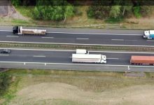 Zeci de șoferi de camion amendați pentru nerespectarea distanței legale între camioane