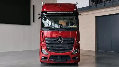 A doua generație Mercedes-Benz MirrorCam are brațe mai scurte cu 10 cm