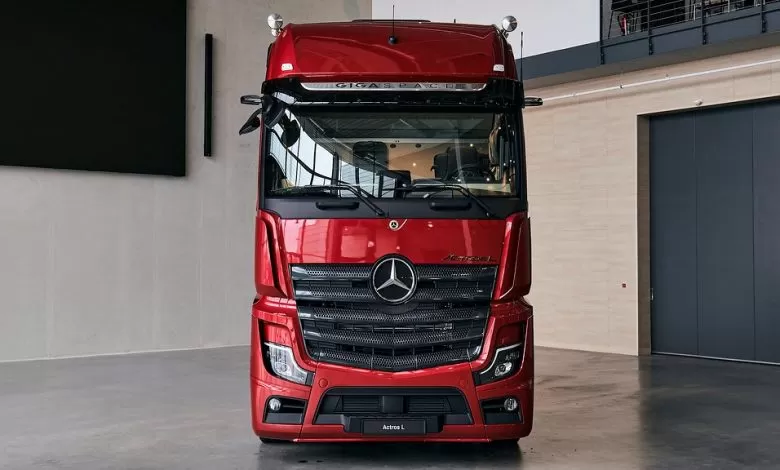 A doua generație Mercedes-Benz MirrorCam are brațe mai scurte cu 10 cm