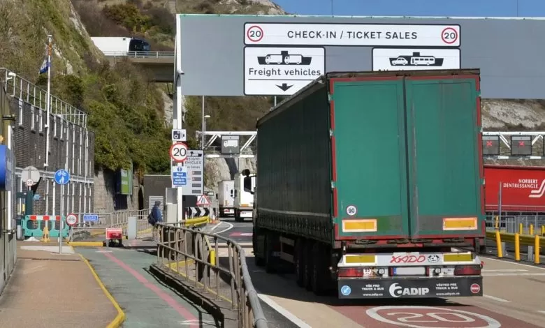 Exporturile UE către Marea Britanie s-au prăbușit din cauza Brexitului