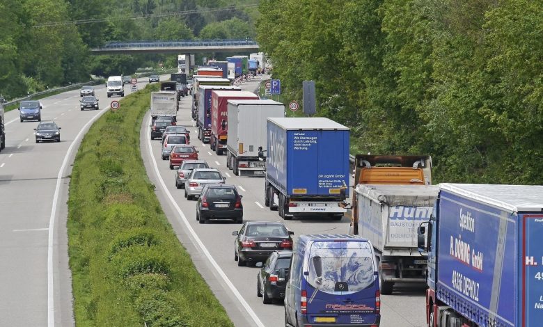 Patru zile de controale în bloc a camioanelor în Tirol