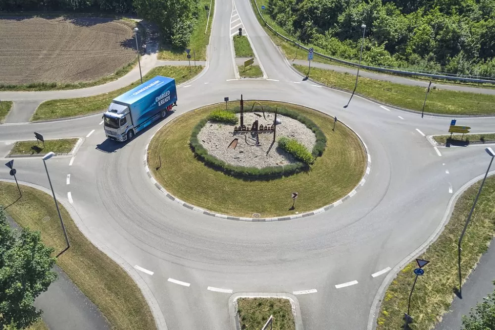Test Mercedes-Benz eActros 300: Întâlnire cu viitorul 9 22DT070 074 e1654185043861