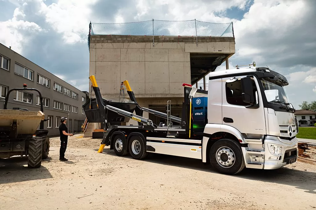 Noutățile Mercedes-Benz Trucks din sectorul de construcții, prezentate la bauma 2022